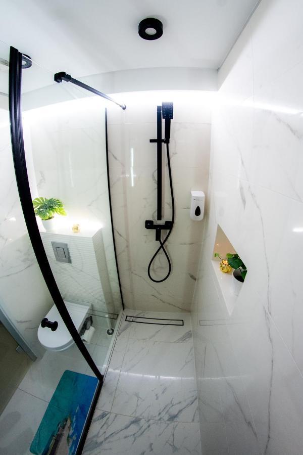 Jacuzzi Apartment Zen Krasków Eksteriør bilde